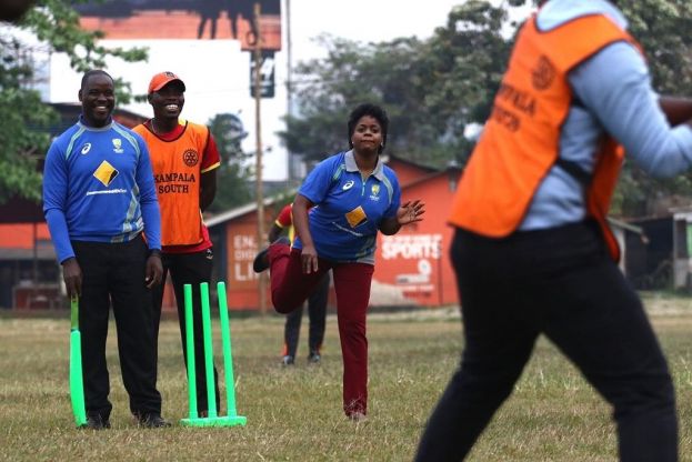 ROTARIANS GET INTRODUCED TO CRICKET BY THE CRICKET CRANES