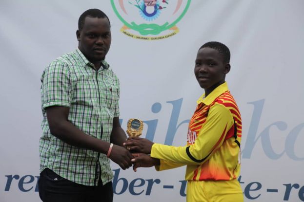 Rwanda Men&#039;s National Team Manager Desire Manirambona presented the Man of Match Award to Uganda&#039;s opener Proscovia Alako.